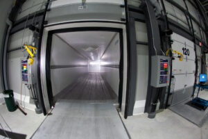 5392935687_00ce78dcff_b_dock-door1