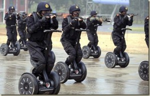 china-military-segway-tiny-guns-thumb.jpg